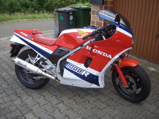 VF1000R.jpg