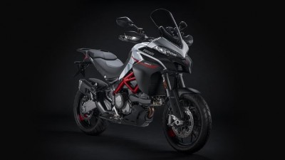 MTS-950-S-WH-GP-Studio-02-gallery-906x510.jpg