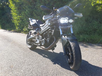 f800r_vorne_800.jpg