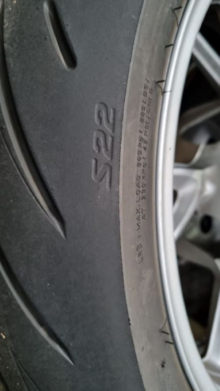 Bridgestone S22.jpg