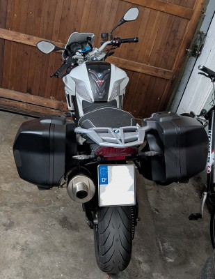 bmw.jpg